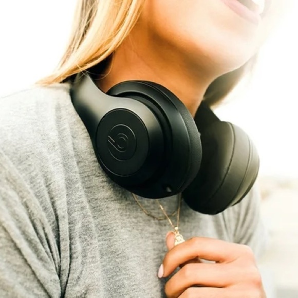 (NEW) Beats Studio 3 Wireless Noise Cancelling Matte Black Headphones - Picture 5 of 16